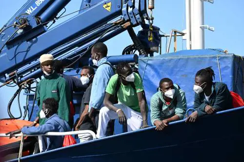 Finanziamenti da 300mila euro senza bando: ecco l’accoglienza diffusa della sinistra 