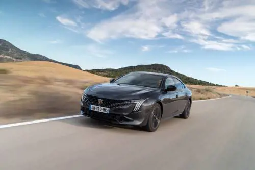 Nuova Peugeot 508: guarda le foto 