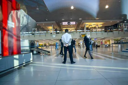 Spari all'aeroporto. "Forse un Wagner"