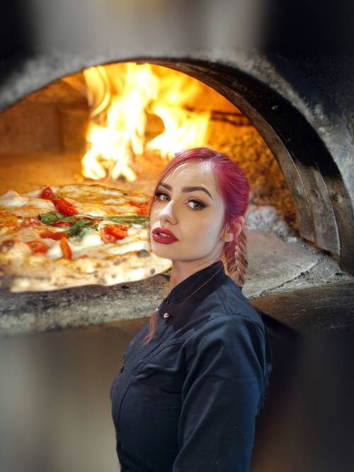 New York vuole abolire la pizza nel forno a legna: l'ultima follia woke