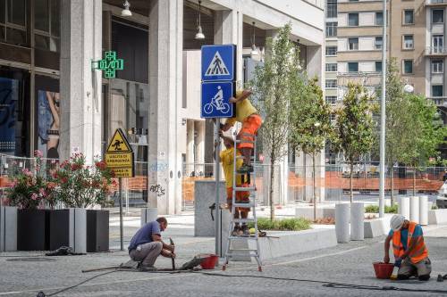 Metrò 4 promossa tra feste e proteste