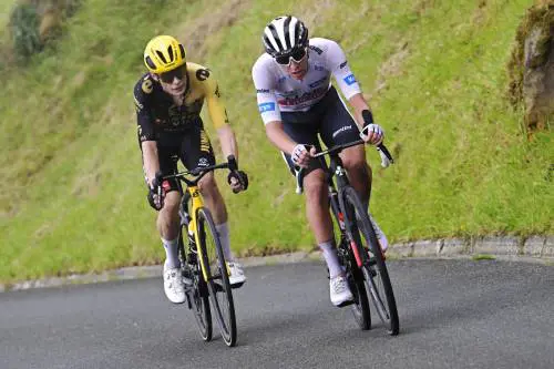 Altro che Giro d'Italia. È subito show al Tour con Pogacar-Vingegaard