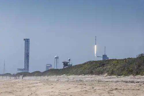 SpaceX svaluta e il Bitcoin va a picco. E adesso gli scienziati "disertano" X