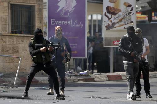 Il raid israeliano a Jenin: "Esplosivi e casse di armi. È la fortezza del terrore"