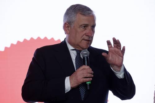 I paletti di Tajani: "Insieme alla Lega ma nessuna intesa con Le Pen e Afd". Fi convocata il 15