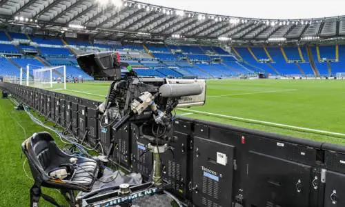 Diritti tv, fumata grigia: la A vuole 900 milioni. Ora un mese di proroga