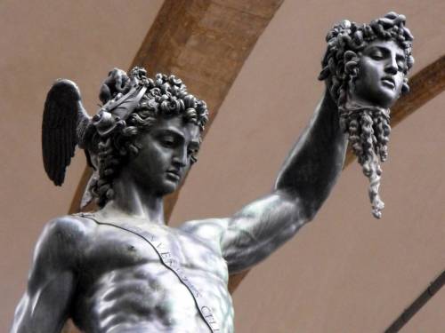"Perseo con la testa di Medusa", una delle sculture più celebri di Cellini
