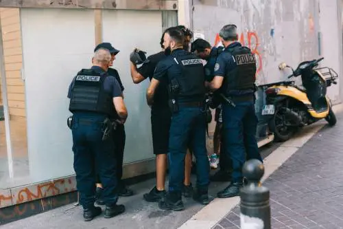 L'escalation delle armi e i nuovi focolai: perché non si spegne la rivolta in Francia