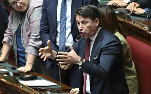Sì alla commissione Covid, ira di Conte