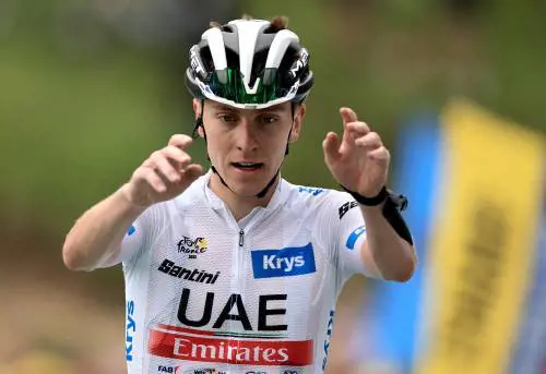 Tour de France, Pogacar trionfa sul Tourmalet: la nuova maglia gialla è Vingegaard