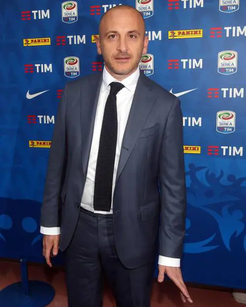 Inter, Ausilio "spia" le mogli dei calciatori: ecco come
