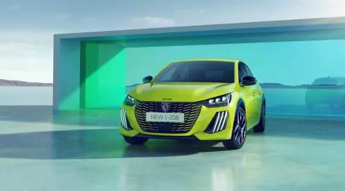 Nuova Peugeot 208 restyling, guarda la gallery 