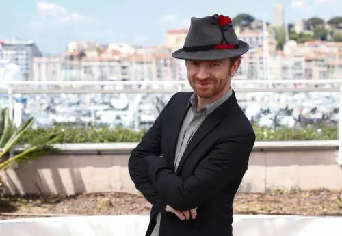 "La malattia mi ha reso come mio padre sotto i bombardamenti"