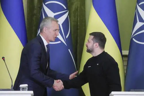 "300mila soldati pronti e tre piani per l'Europa": lo scatto della Nato per il fronte Est