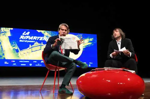 "La Russa ha fatto una ca**", "E i morti?". Scontro Cruciani-Porro