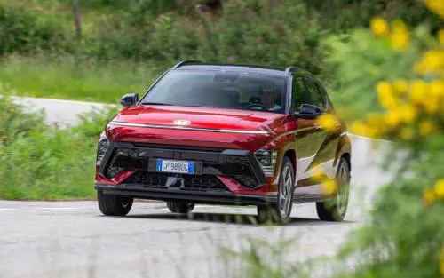 Nuova Hyundai Kona 2023, guarda tutte le immagini