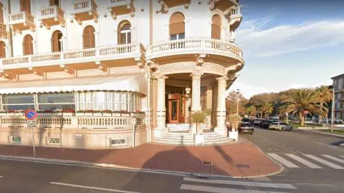 Ciclo di incontri al Grand Hotel Principe di Piemonte di Viareggio: attualità e politica a confronto