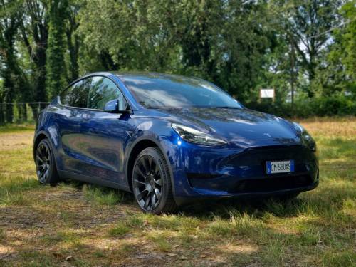 Tesla Model Y RWD 2023, è l’elettrica migliore in commercio? La prova su strada 