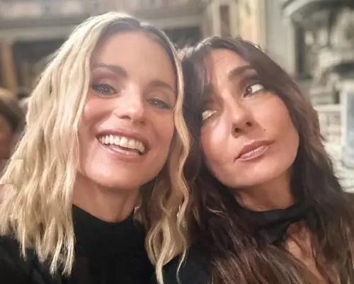 "Mi ha salvato Ambra". La gaffe di Michelle Hunziker al matrimonio di Versace
