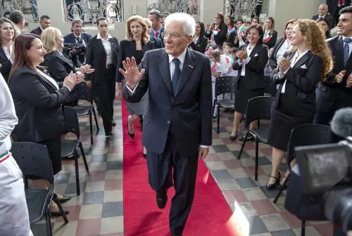 I messaggi a Vannacci senza mai citarlo. Lui commenta: "Ovvietà". E spunta un movimento