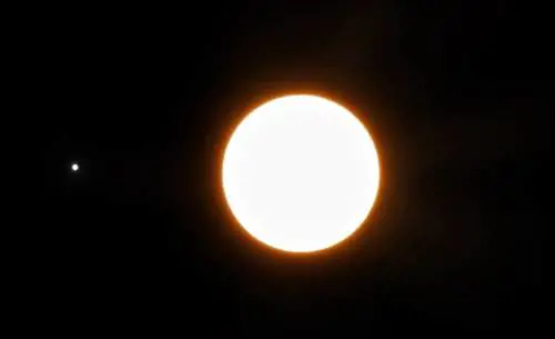 Scoperto un pianeta "a specchio": è il riflettente più luminoso dello spazio