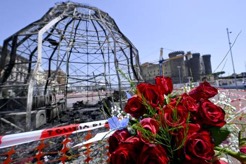 Napoli, "Venere degli stracci" in fiamme: fermato il presunto responsabile