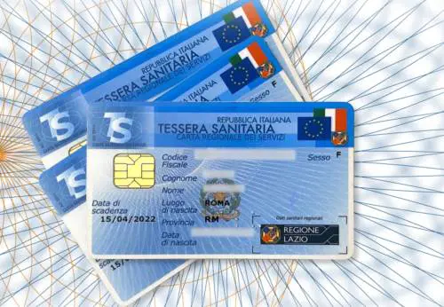 Arriva l'app IT Wallet: patente e tessera sanitaria da oggi sul portafoglio digitale