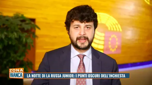 "C'è un viavai di persone". L'assurda teoria del Pd sulla casa di La Russa