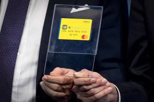 Prende il reddito grillino per scommettere online: ma il giudice lo assolve