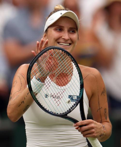 Wimbledon, Vondrousova è la prima finalista: battuta Svitolina in 2 set