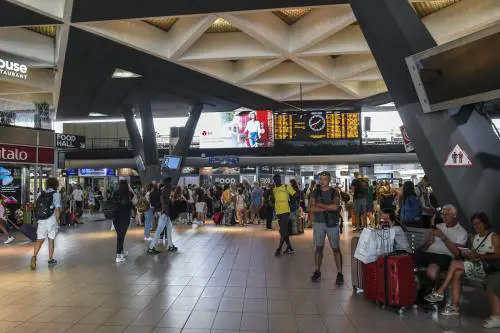 Sinistra e Cgil soffiano sullo sciopero anti-ferie. Ma Salvini riapre subito le trattative contrattuali