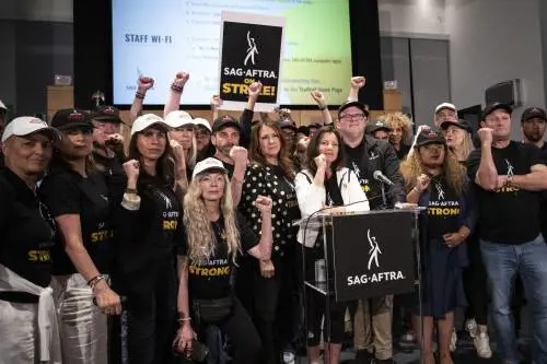 Sciopero a Hollywood: star e autori spengono la fabbrica dei sogni