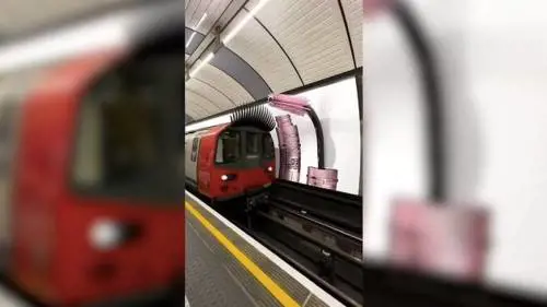 Maybeline, la campagna marketing virale creata completamente a computer