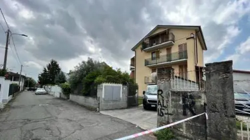 Strozza il figlio di un anno: "L'ho ucciso"