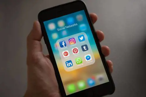 Instagram e Wi-Fi pubblico: le minacce alla privacy e come proteggersi in vacanza