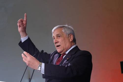 Tajani debutta tra i giovani. "Ora attrarre i delusi dal Pd"