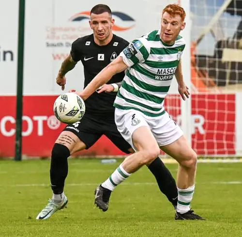 Una scena del match d'andata tra Shamrock e Beioablik, dal profilo ufficiale Fb del club irlandese