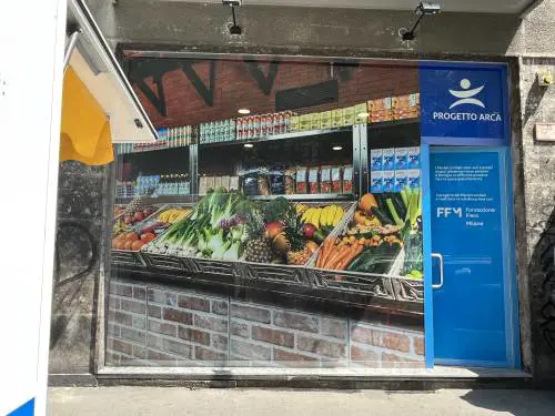 Milano, apre il nuovo Market Solidale: continua la collaborazione tra JTI e Progetto Arca