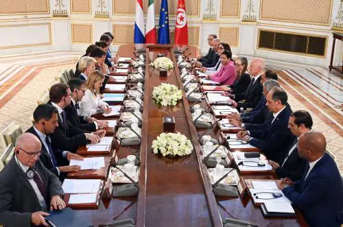 Rimpatri, prestiti e stretta contro i trafficanti: cosa prevede il memorandum con la Tunisia