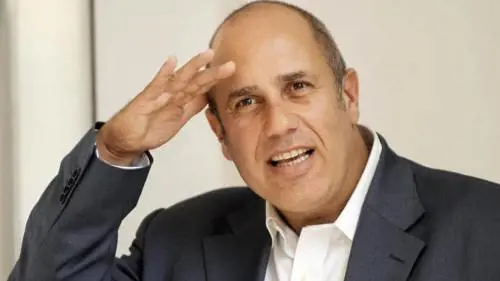 Federico Moccia compie 60 anni: 5 curiosità sul papà di Tre metri sopra il cielo che ha fatto sognare gli adolescenti