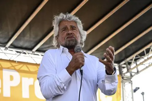 L’ultima uscita di Grillo: "Colpire i beni di lusso per salvare il pianeta e avere giustizia sociale"