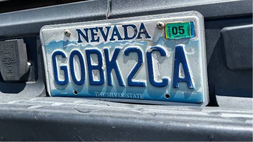 Nevada, scrive "Torna in California" sulla targa dell'auto: le autorità gliela ritirano