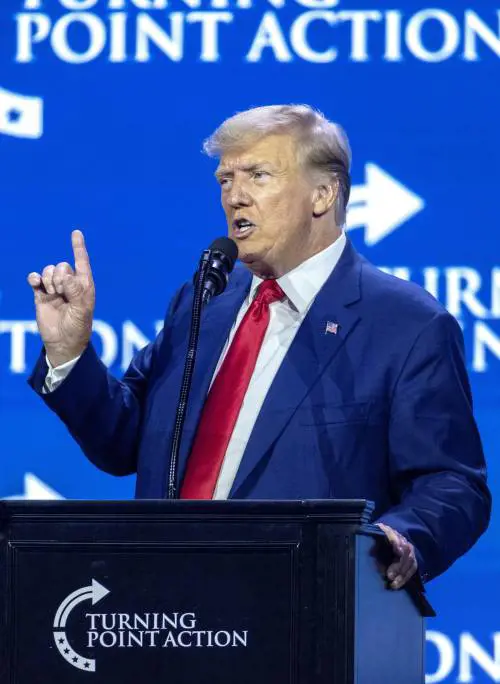 Nuove accuse per Trump, cancellò dei filmati. Capi d'imputazione a quota 40: "Non mi fermo"