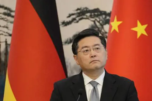 Liaison sgradita. E Xi "epura" il suo ministro degli Esteri