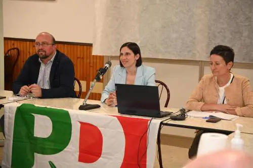 Schlein (in crisi) attacca sul salario minimo