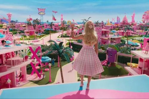 Perché vedere al cinema il film su Barbie? Ecco i 5 motivi fondamentali