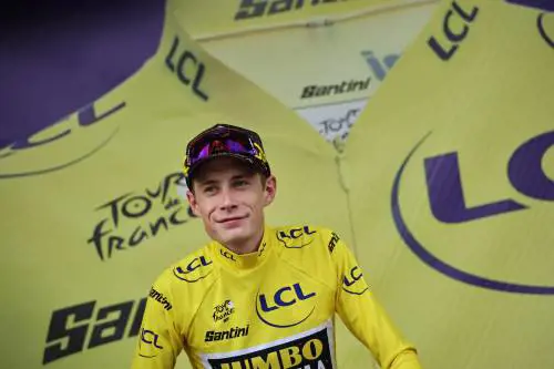 Vingegaard vola nella crono: Tour blindato