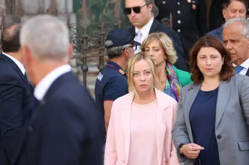 "Cammino a testa alta e non scappo mai". La lezione della Meloni ai bulli dell'antimafia