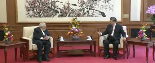 "Usa-Cina evitino lo scontro". Kissinger da Xi a Pechino: cosa svela il suo viaggio