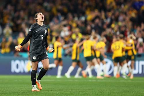 L'esplosione di gioia al rigore realizzato da capitan Catley per la vittoria delle Matildas (via Twitter)
